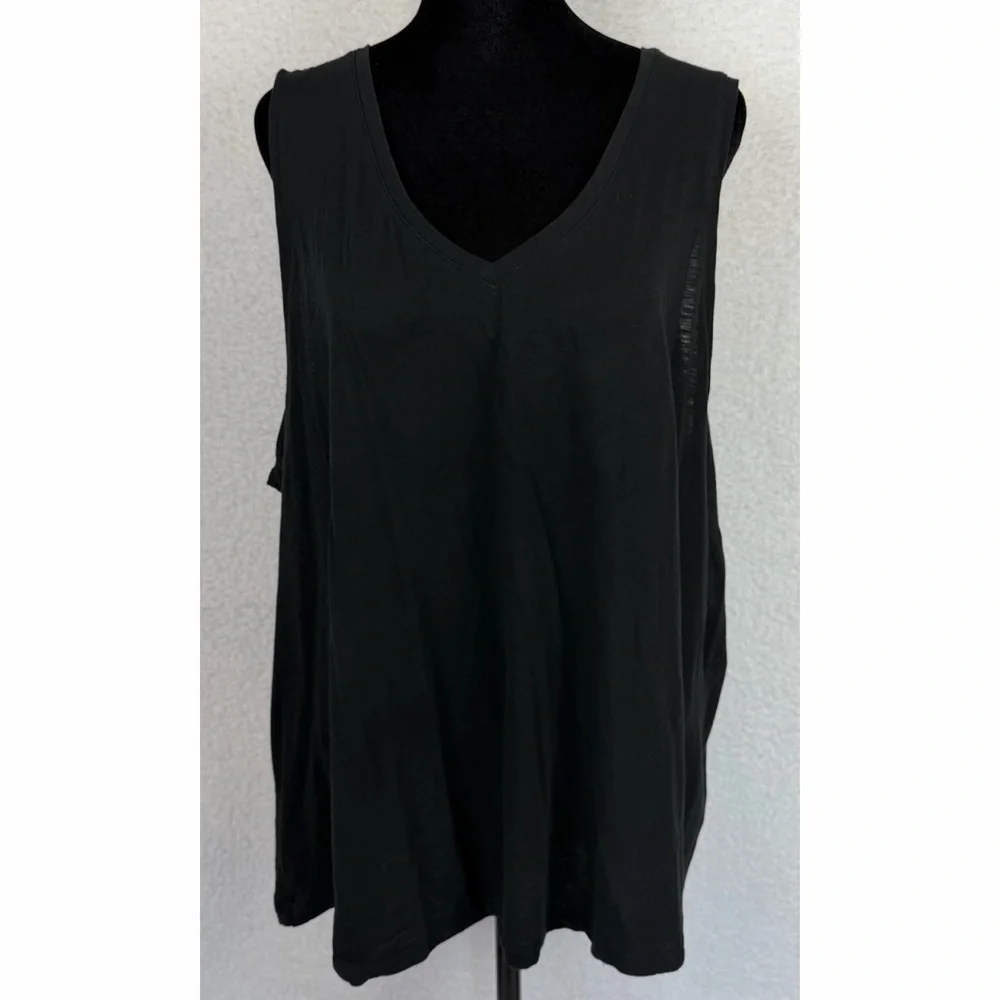 MADEWELL • Black V-Neck Sleeveless Basic Tank Top, 2X - Picture 2 of 8